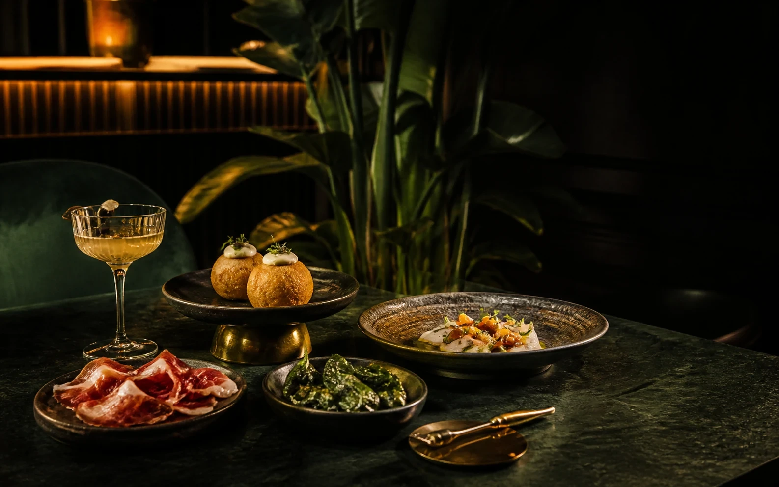 Selección de tapas de La Jungla preparada para compartir.